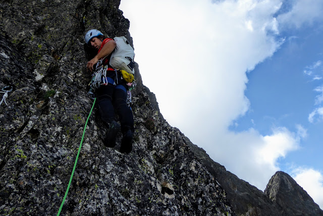 Espolón NW integral al Midi / MD 700m
