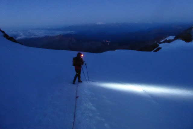 Zumsteinpitze 4.573m., Parrotspitze 4.443 y Pirámide Vincent 4.215m.