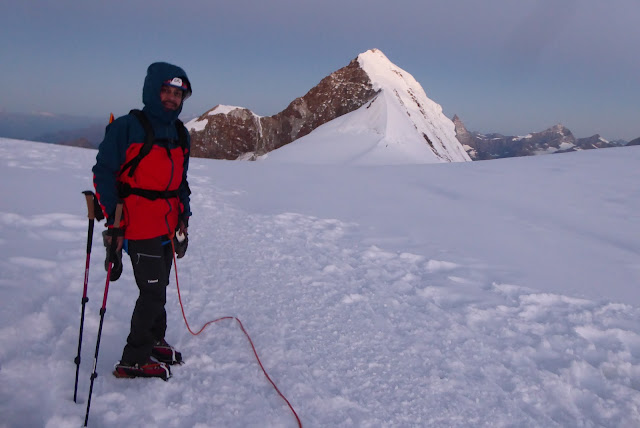 Zumsteinpitze 4.573m., Parrotspitze 4.443 y Pirámide Vincent 4.215m.