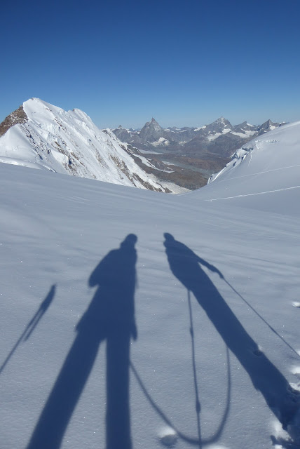 Zumsteinpitze 4.573m., Parrotspitze 4.443 y Pirámide Vincent 4.215m.