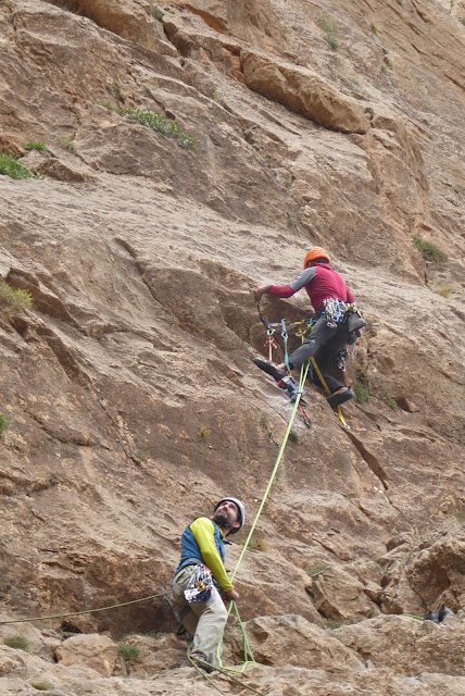 Nueva vía en Taghia: Entre2Aguas 240m 7a/6b oblig.