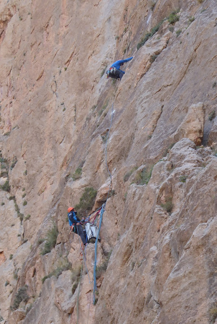 Nueva vía en Taghia: Entre2Aguas 240m 7a/6b oblig.
