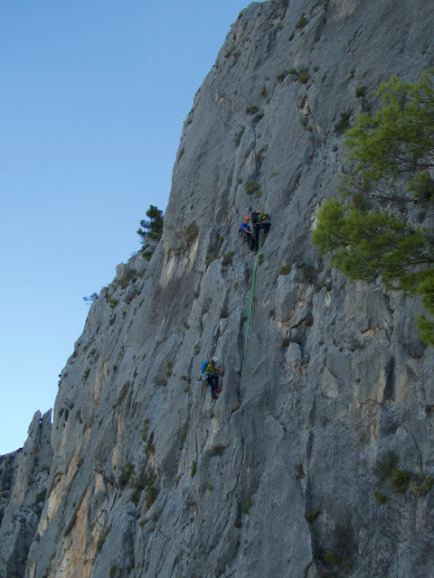 Diedro Mediterraneo 6b+/6a 500m Oeste Puig Campana