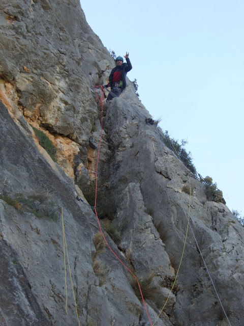 Hermanos de Aguja 500m 7b (6c/A1) Oeste del PuigCampana