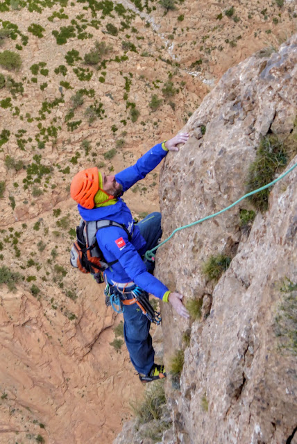 Taghia, Black Wolf 420m/7a+