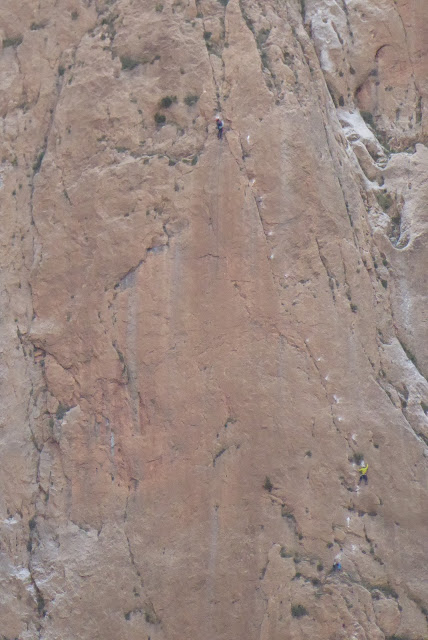 Nueva vía en Taghia: Entre2Aguas 240m 7a/6b oblig.