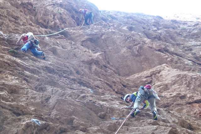Taghia, L´allumeur du rêve berbére 320m 6c/6a+ obl.