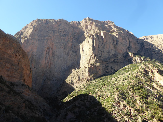 Nueva vía en Taghia: Entre2Aguas 240m 7a/6b oblig.