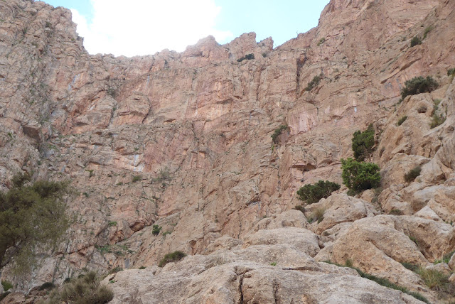 Nueva vía en Taghia: Entre2Aguas 240m 7a/6b oblig.