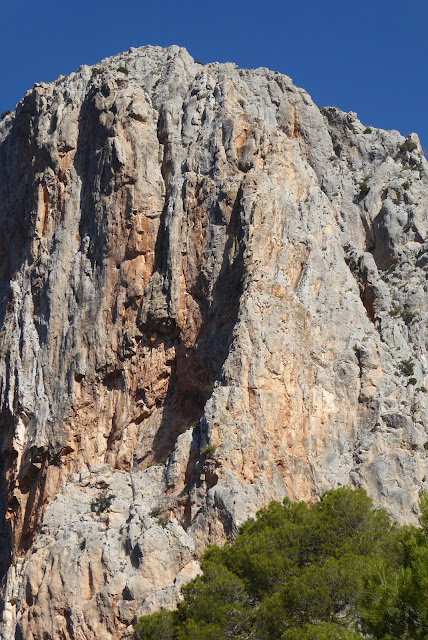 Espolón de la Chovas 180m 6a+/A0, Alcandoras