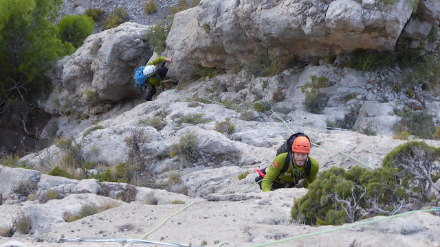 Diedro Mediterraneo 6b+/6a 500m Oeste Puig Campana