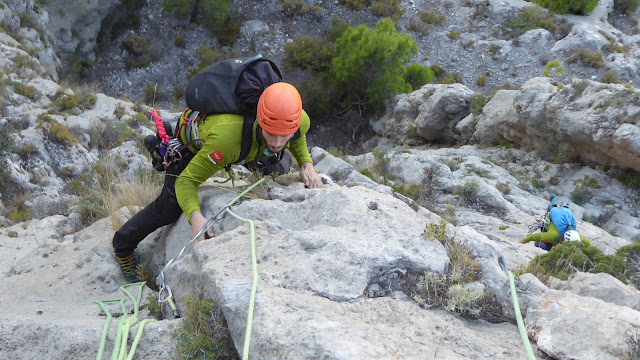 Diedro Mediterraneo 6b+/6a 500m Oeste Puig Campana