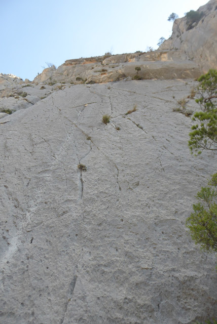 Diedro Mediterraneo 6b+/6a 500m Oeste Puig Campana