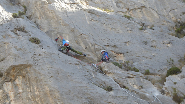Hermanos de Aguja 500m 7b (6c/A1) Oeste del PuigCampana
