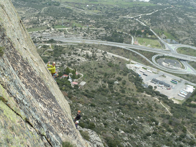 Curso escalada clásica en la Cabrera, Madrid.