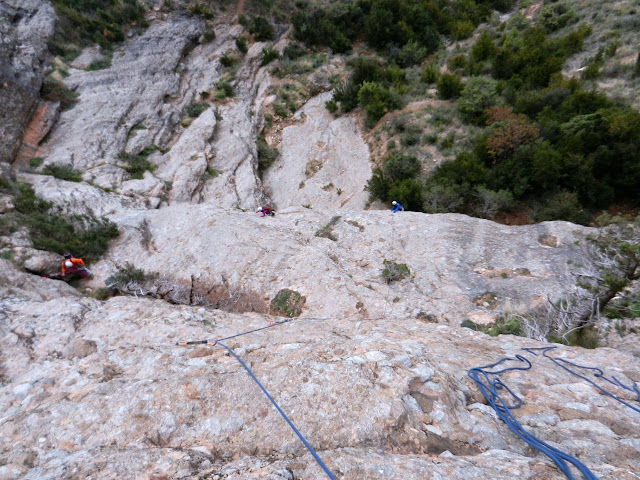 Lorenzo Ortas 365m 6c (Vº oblig.). Peña Rueba