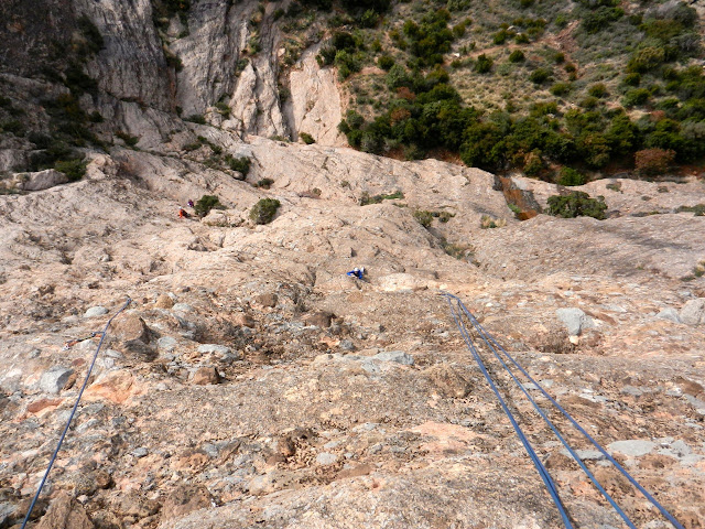 Lorenzo Ortas 365m 6c (Vº oblig.). Peña Rueba