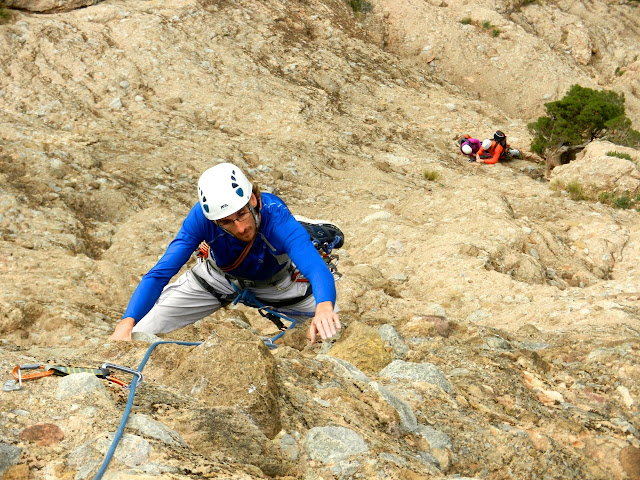 Lorenzo Ortas 365m 6c (Vº oblig.). Peña Rueba