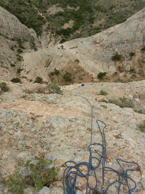 Lorenzo Ortas 365m 6c (Vº oblig.). Peña Rueba