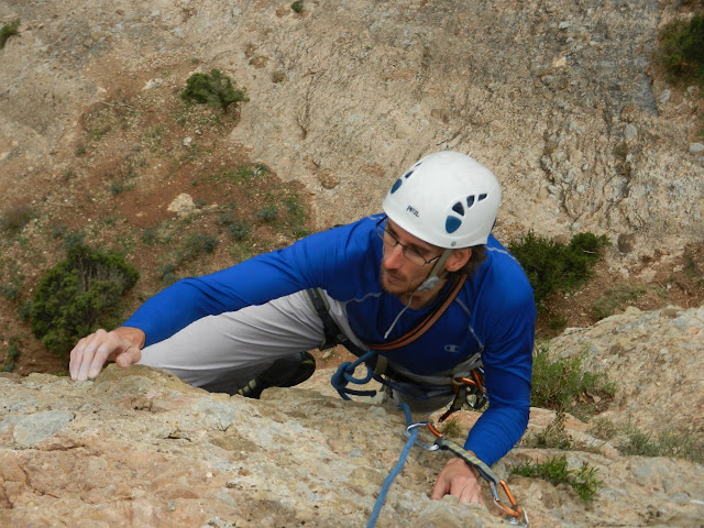 Lorenzo Ortas 365m 6c (Vº oblig.). Peña Rueba