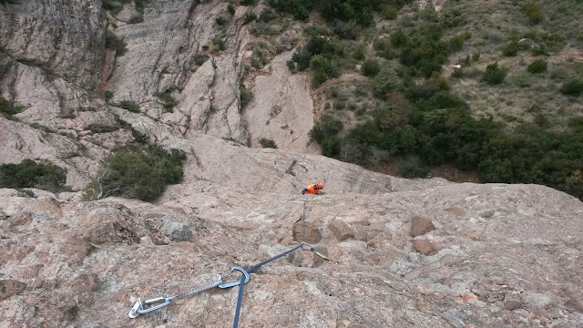 Lorenzo Ortas 365m 6c (Vº oblig.). Peña Rueba
