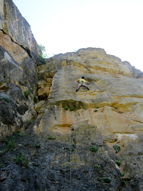 Krispin de Nervios 6c, reequipada. Muro de los lamentos. Patones