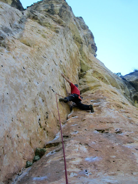 Krispin de Nervios 6c, reequipada. Muro de los lamentos. Patones