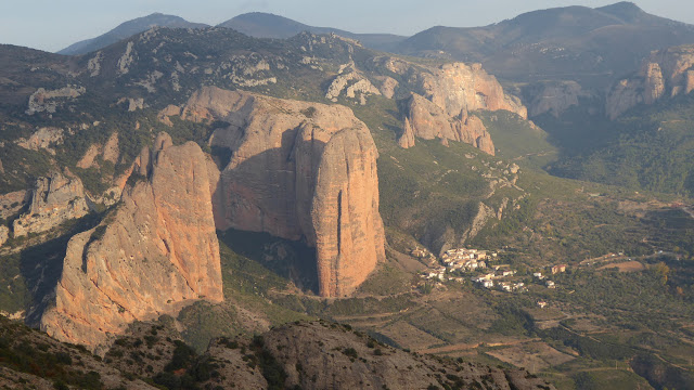 Peña Rueba Sendero Límite + Adamelo al Pisón. Riglos
