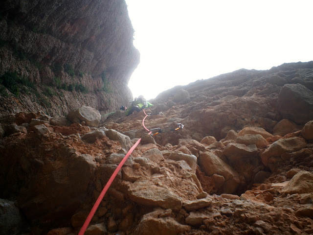 Boloterapia. Norte del Pisón. Riglos 300m 7a+/6b+ oblig.
