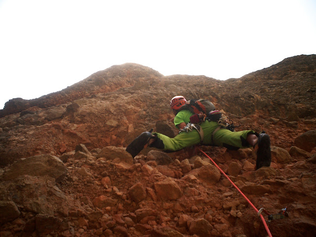 Boloterapia. Norte del Pisón. Riglos 300m 7a+/6b+ oblig.