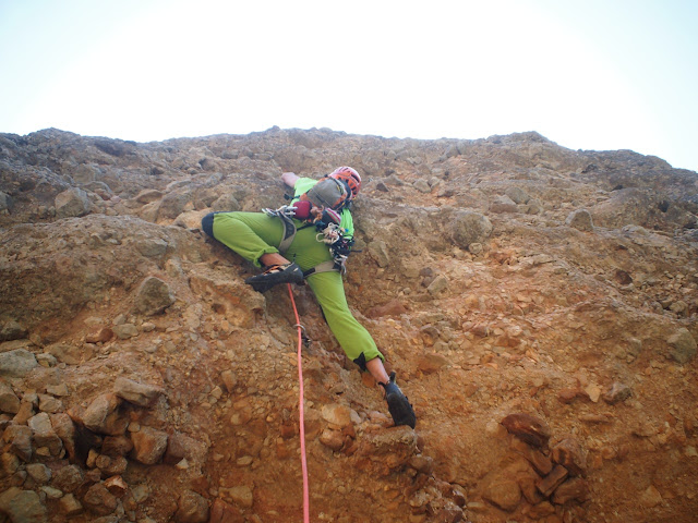 Boloterapia. Norte del Pisón. Riglos 300m 7a+/6b+ oblig.