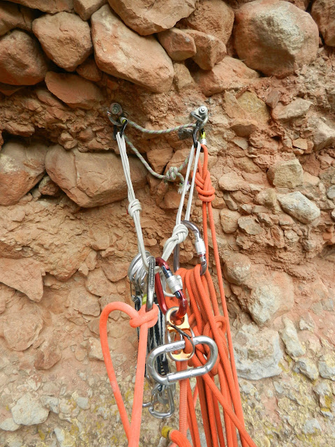 Boloterapia. Norte del Pisón. Riglos 300m 7a+/6b+ oblig.