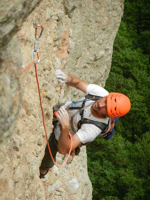 Boloterapia. Norte del Pisón. Riglos 300m 7a+/6b+ oblig.