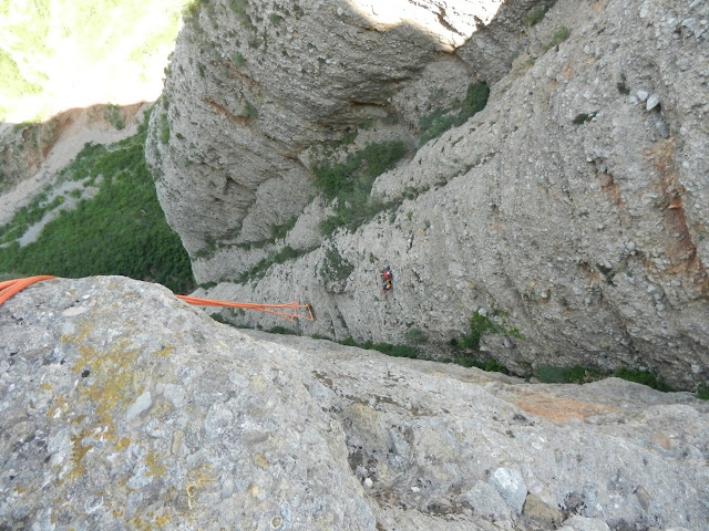 Boloterapia. Norte del Pisón. Riglos 300m 7a+/6b+ oblig.