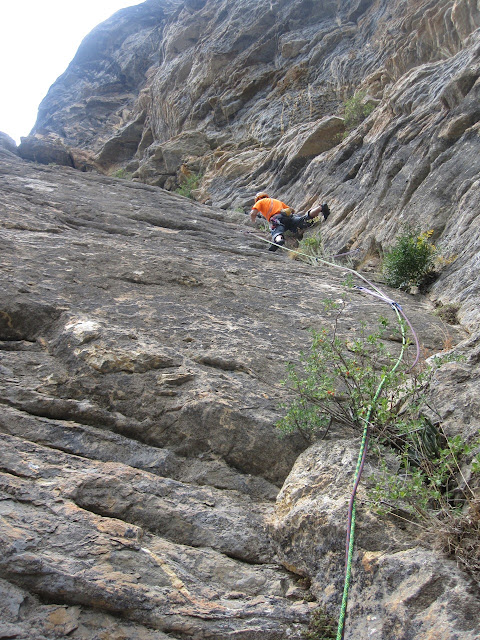 Diedro SAJUMA en Escarrilla y Rapún en Sabiñánigo. Deportiva en el Valle de Tena y Canfranc