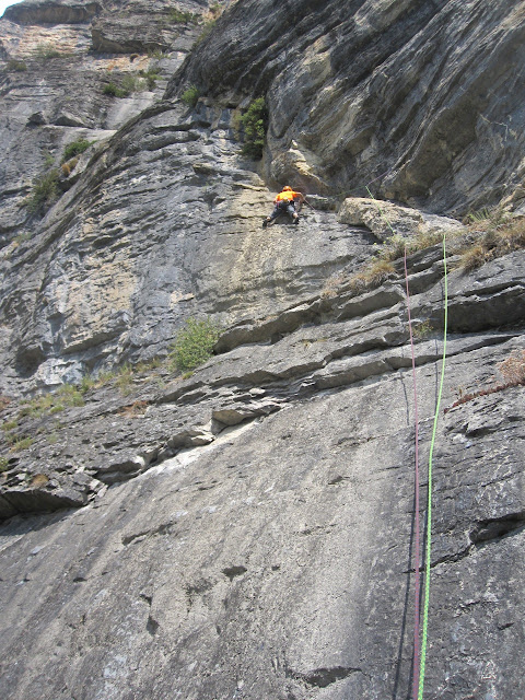 Diedro SAJUMA en Escarrilla y Rapún en Sabiñánigo. Deportiva en el Valle de Tena y Canfranc