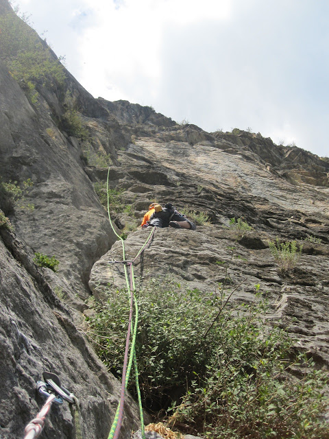 Diedro SAJUMA en Escarrilla y Rapún en Sabiñánigo. Deportiva en el Valle de Tena y Canfranc