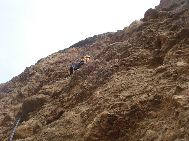 Directa al cilindro (6b), Cachachines (6c) y Autopista al infierno (6c). Sant LLorenç de Montgai