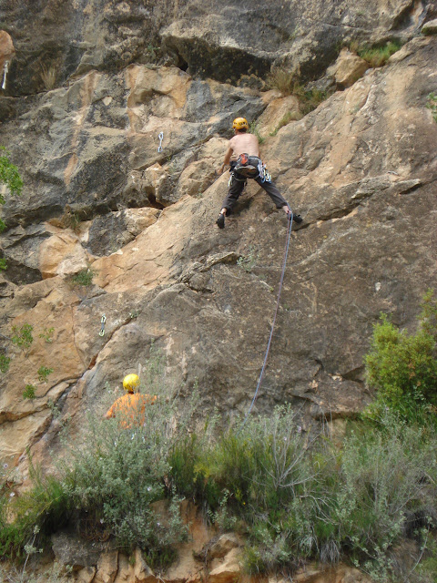 Directa al cilindro (6b), Cachachines (6c) y Autopista al infierno (6c). Sant LLorenç de Montgai