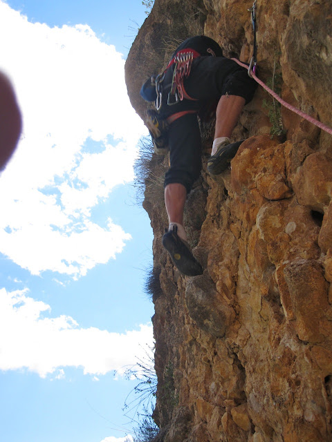Esperó Takoestrópic, Sant llorenç de Montgai - 100 m. 6c (6a+ obl.)