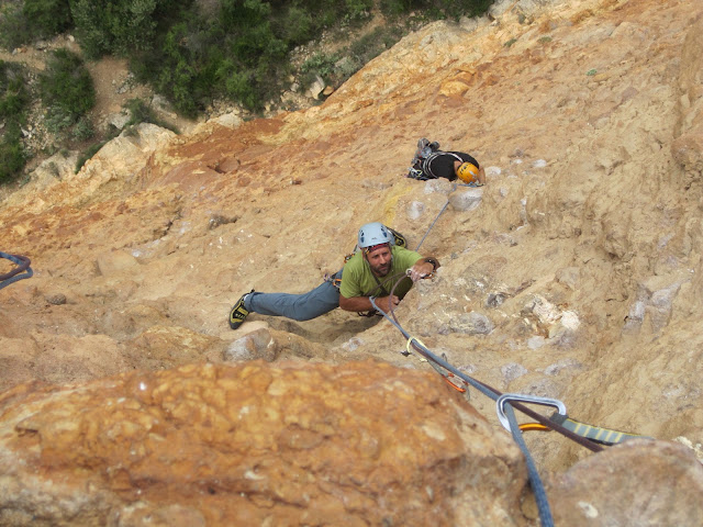 Directa al cilindro (6b), Cachachines (6c) y Autopista al infierno (6c). Sant LLorenç de Montgai