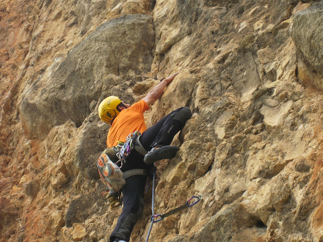 Directa al cilindro (6b), Cachachines (6c) y Autopista al infierno (6c). Sant LLorenç de Montgai