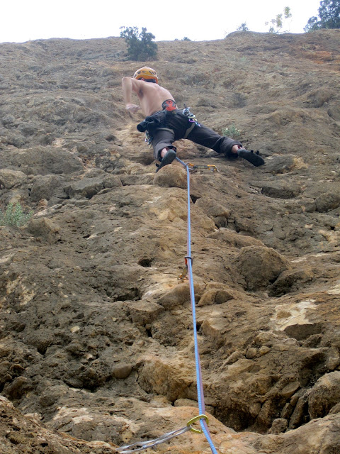 Directa al cilindro (6b), Cachachines (6c) y Autopista al infierno (6c). Sant LLorenç de Montgai