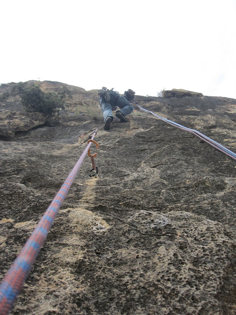 Directa al cilindro (6b), Cachachines (6c) y Autopista al infierno (6c). Sant LLorenç de Montgai