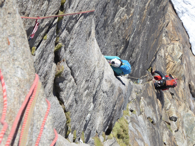 Ventre a Terre 400m/6a,  Aiguille de Sialouze, cara suroeste. Ecrins