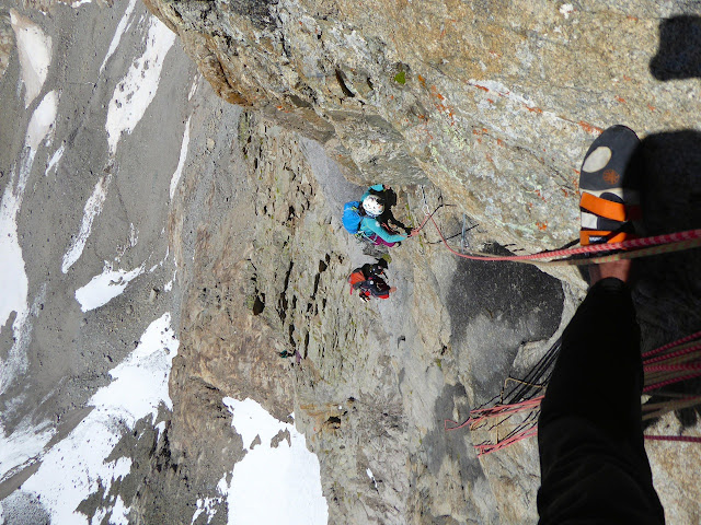 Ventre a Terre 400m/6a,  Aiguille de Sialouze, cara suroeste. Ecrins