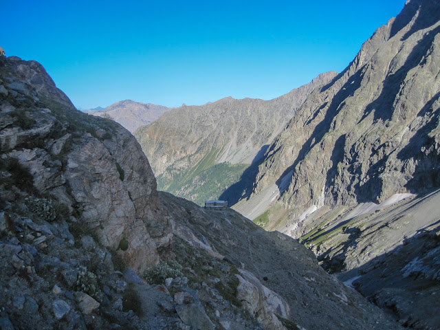 Ventre a Terre 400m/6a,  Aiguille de Sialouze, cara suroeste. Ecrins
