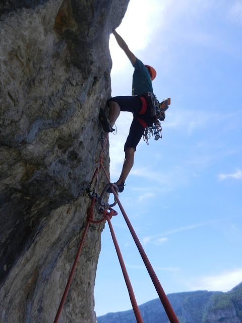 Nosferatu, Exterior y Chrysantemes. Stage Escalada FMM-EMAM. 2/5