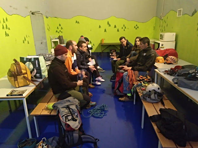 Curso de montañismo avanzado en la Sierra de la Cabrera