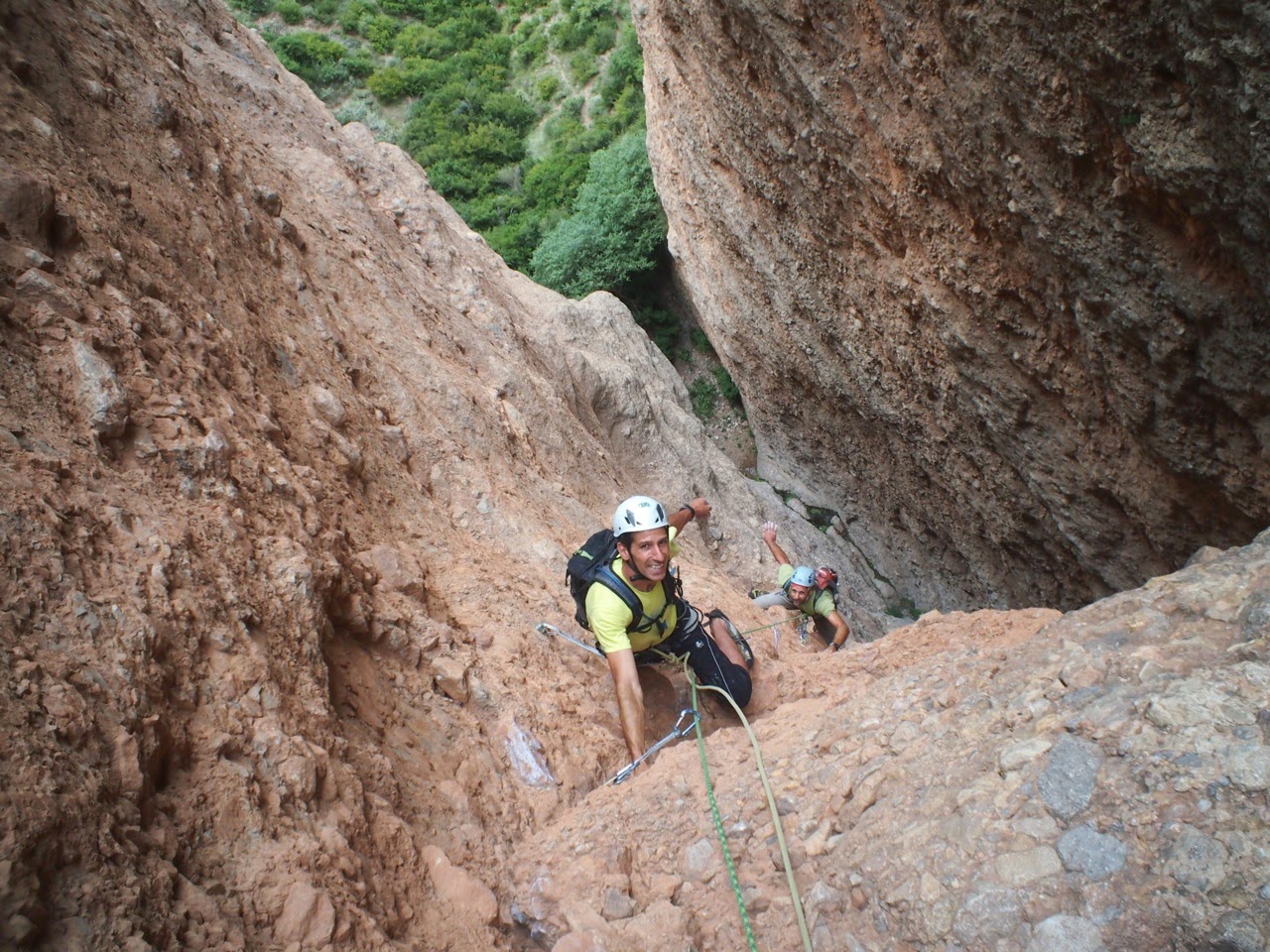 Via del Silencio. 255 m 6b+ (V+A0). Riglos. La Visera